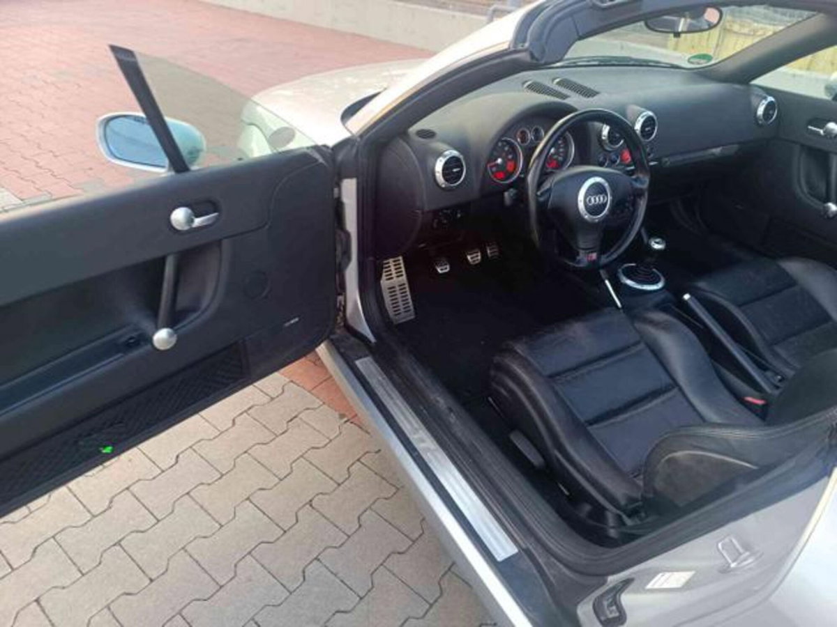 Audi TT Cabrio 1.8 T 20V 179 CV cat quattro (5)