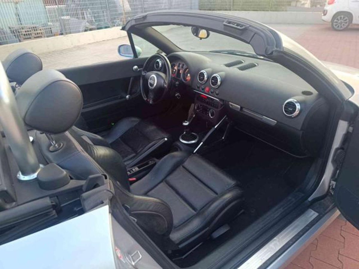 Audi TT Cabrio 1.8 T 20V 179 CV cat quattro (9)