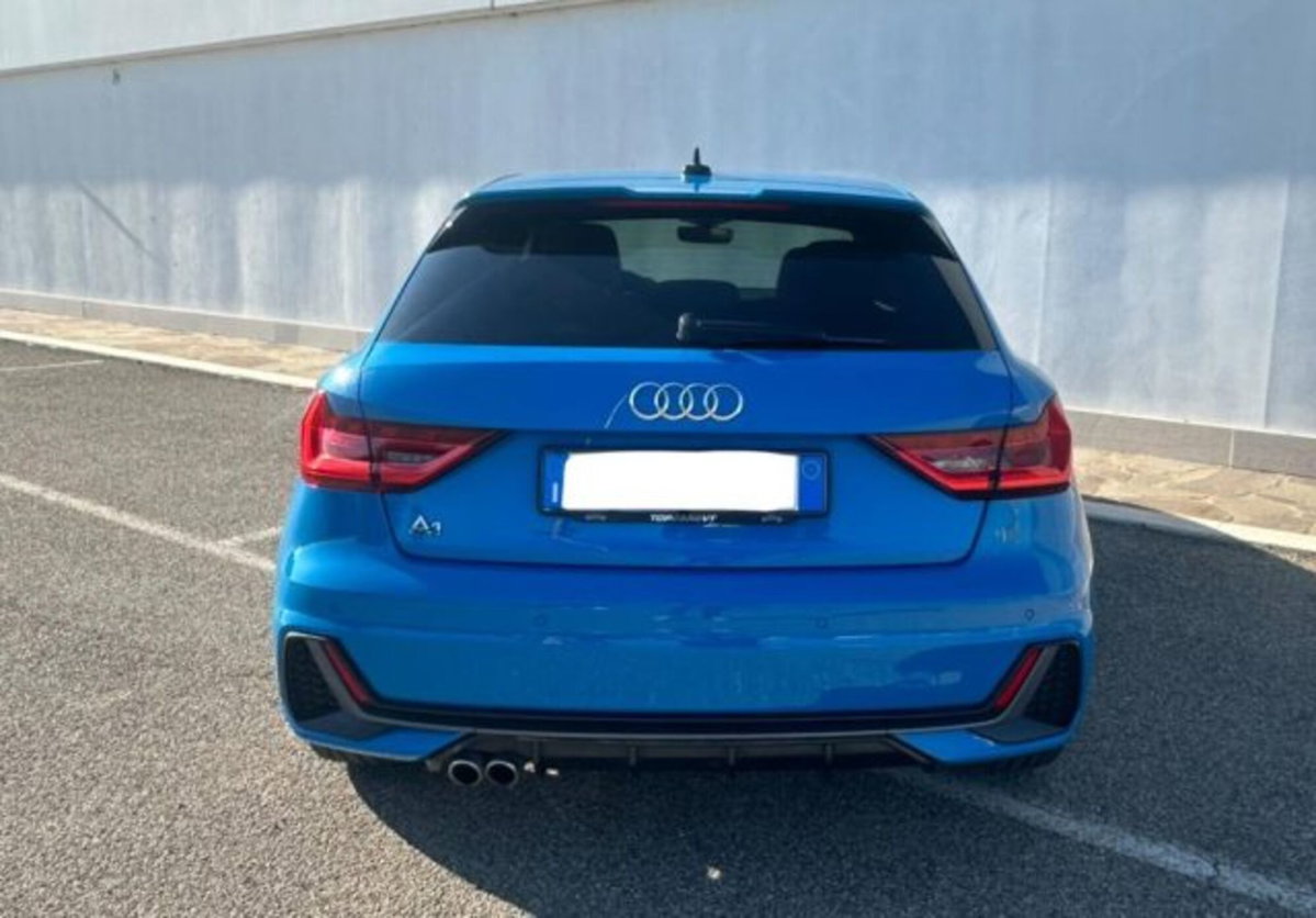 Audi A1 Sportback 40 TFSI S tronic S line edition (3)