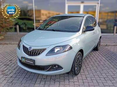 Lancia Ypsilon 1.0 FireFly 5 porte S&S Hybrid Ecochic Silver usata