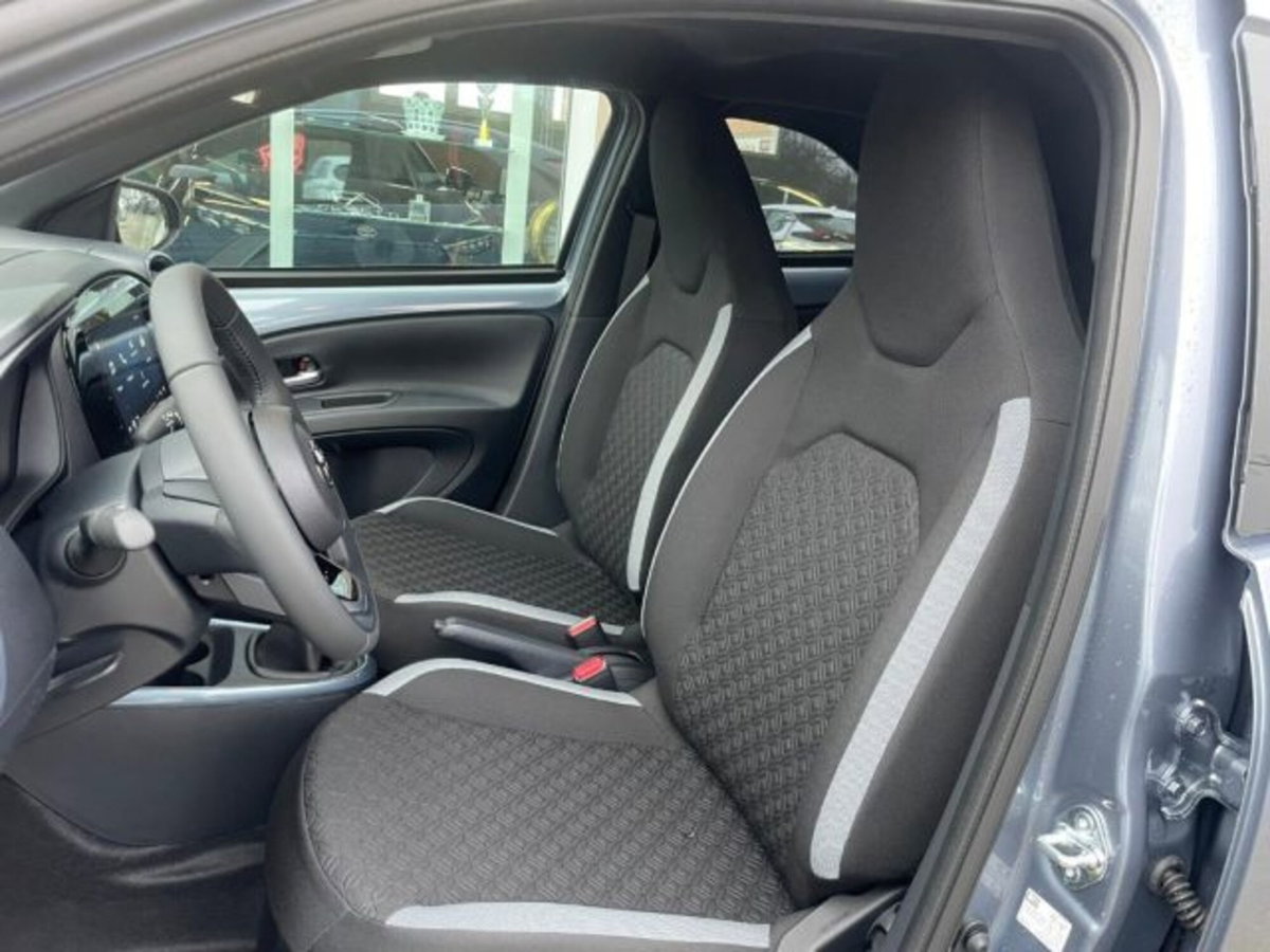 Toyota Aygo X 1.0 VVT-i 72 CV 5 porte Limited Air (9)