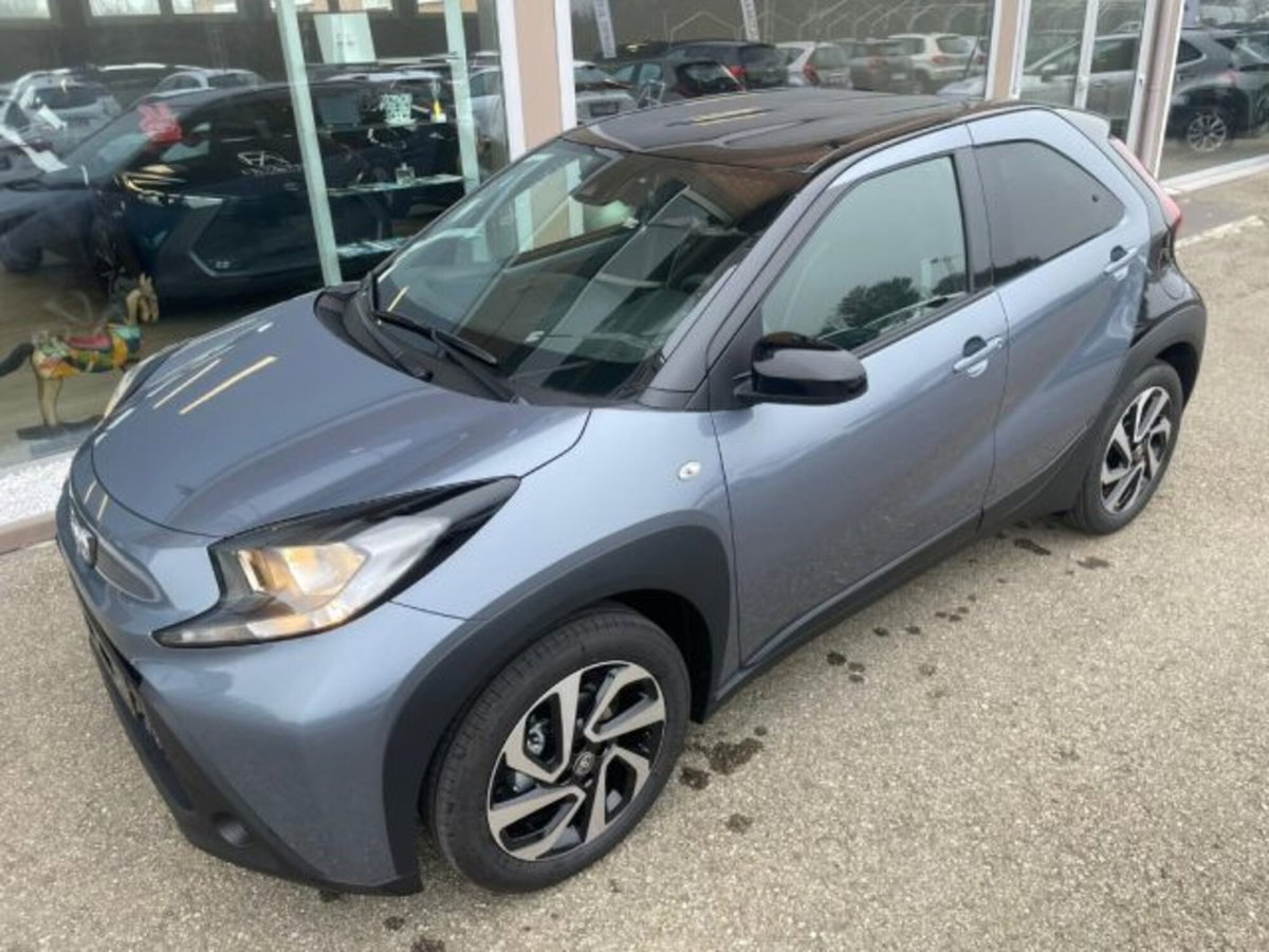 Toyota Aygo X 1.0 VVT-i 72 CV 5 porte Limited Air (2)