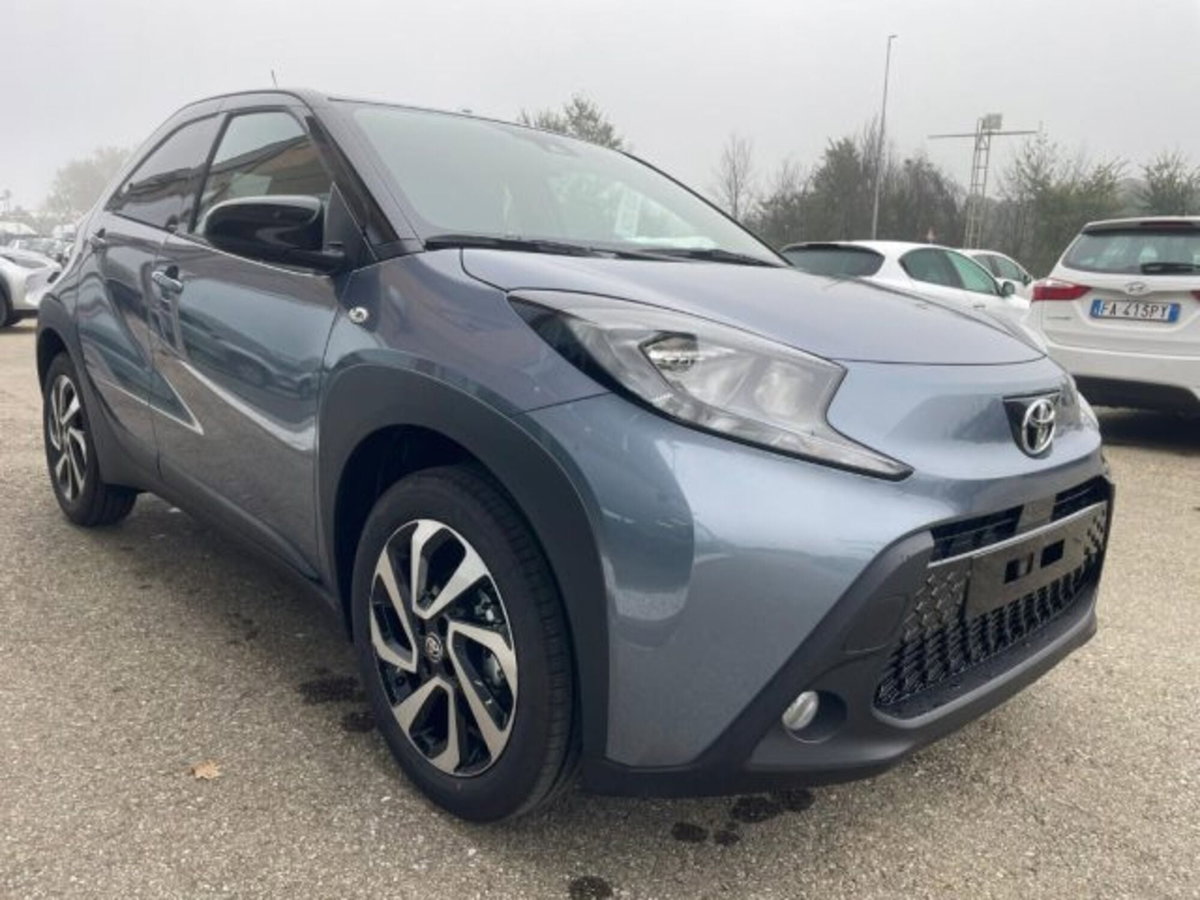 Toyota Aygo X 1.0 VVT-i 72 CV 5 porte Limited Air (3)