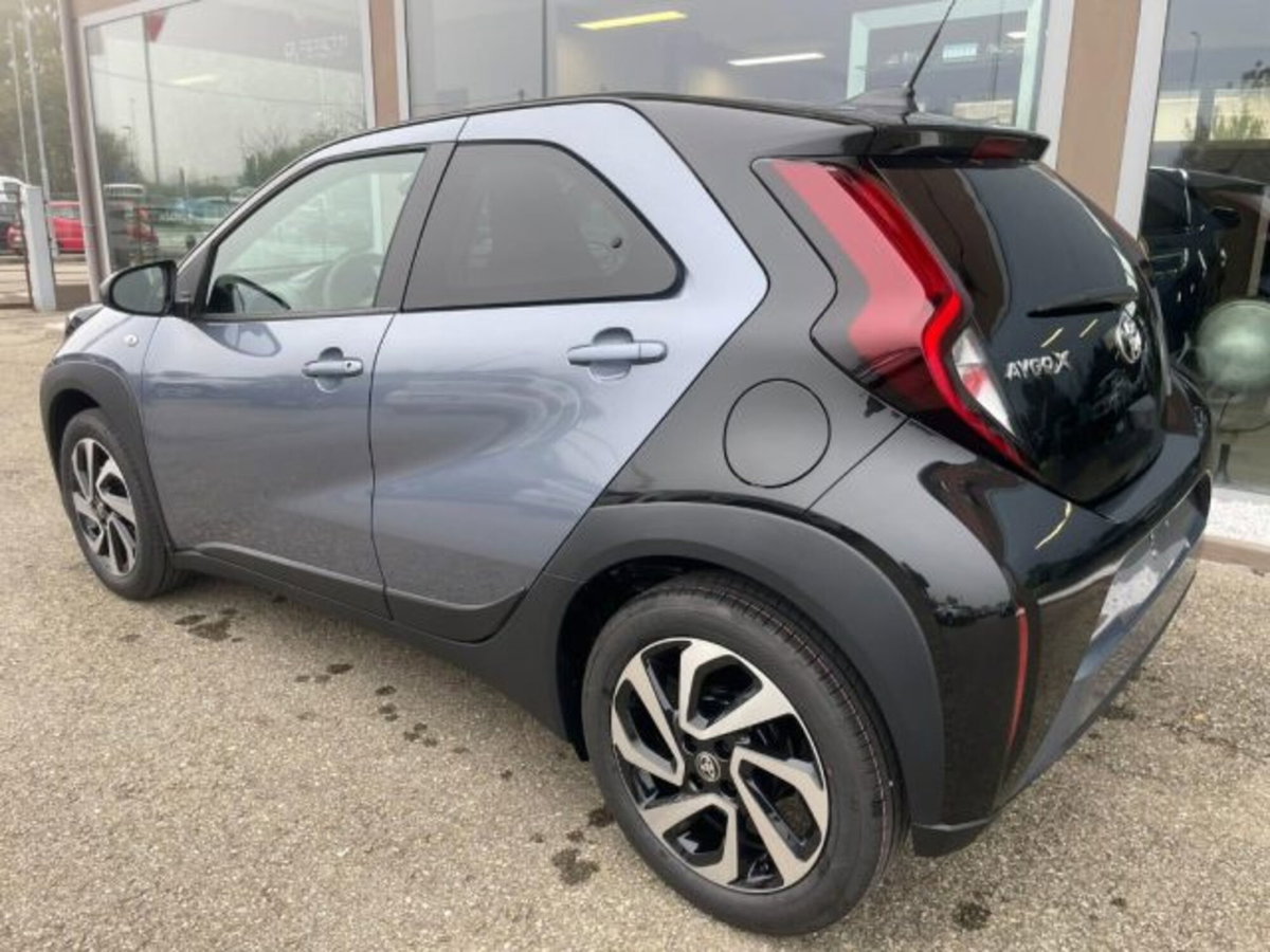 Toyota Aygo X 1.0 VVT-i 72 CV 5 porte Limited Air (7)