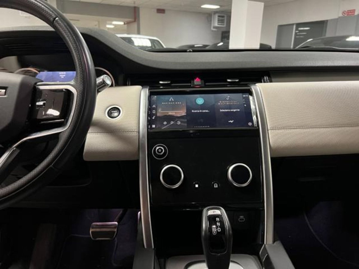 Land Rover Discovery Sport 2.0 TD4 204 CV AWD Auto R-Dynamic SE (12)