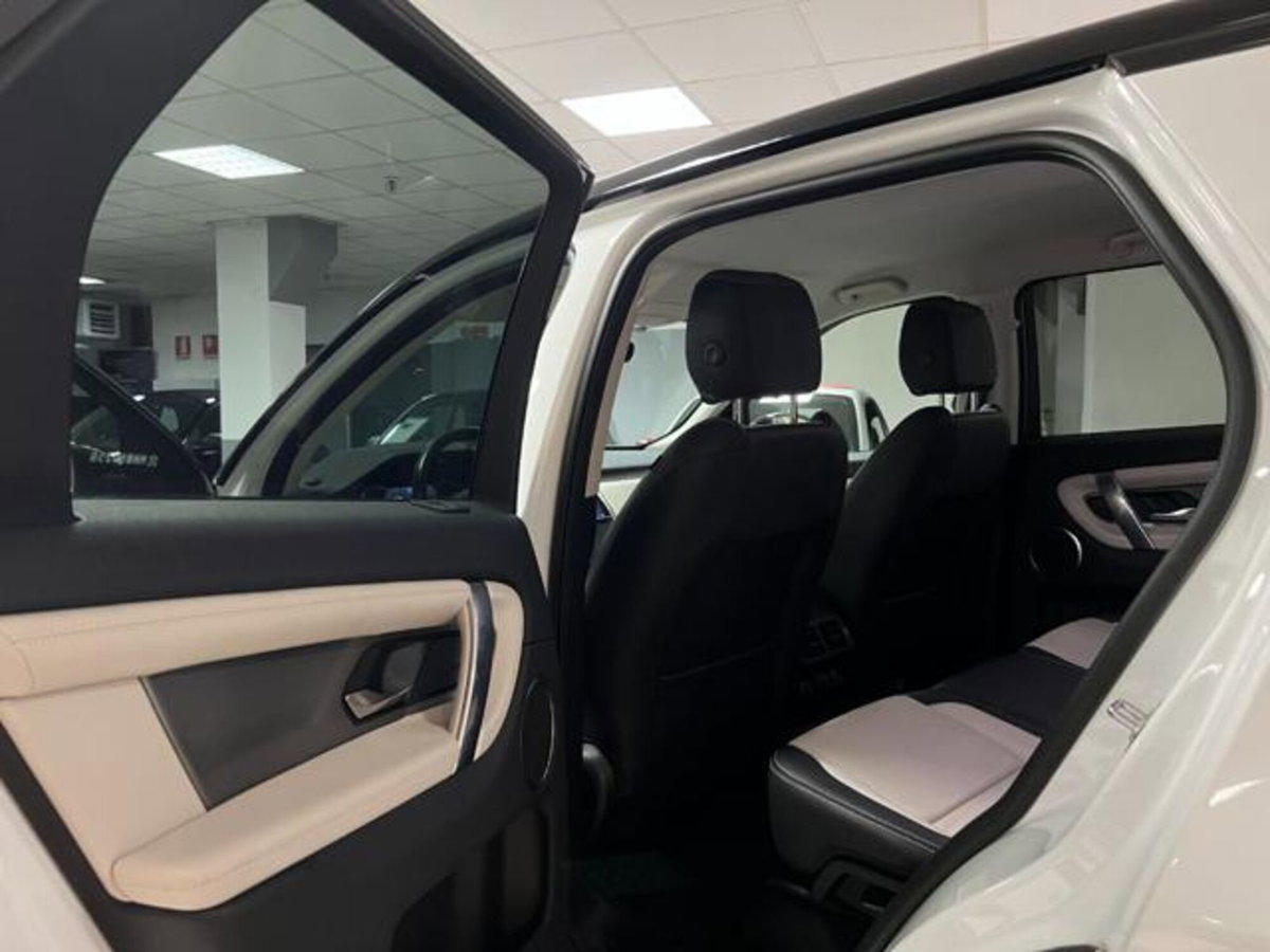 Land Rover Discovery Sport 2.0 TD4 204 CV AWD Auto R-Dynamic SE (8)