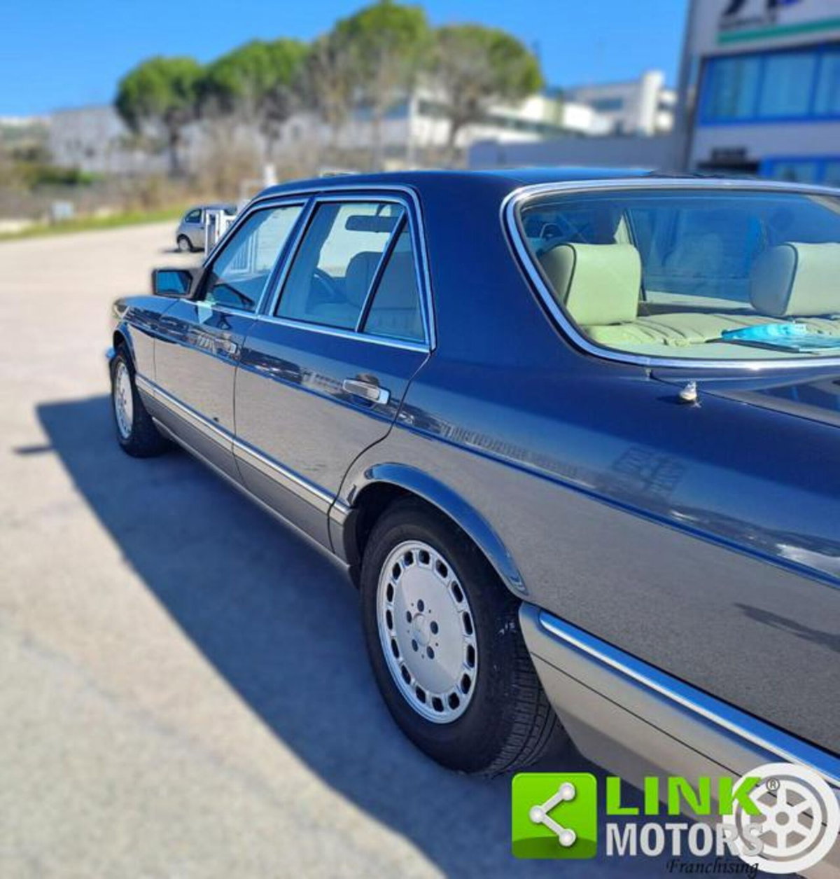 Mercedes-Benz 300 300 SE cat (18)