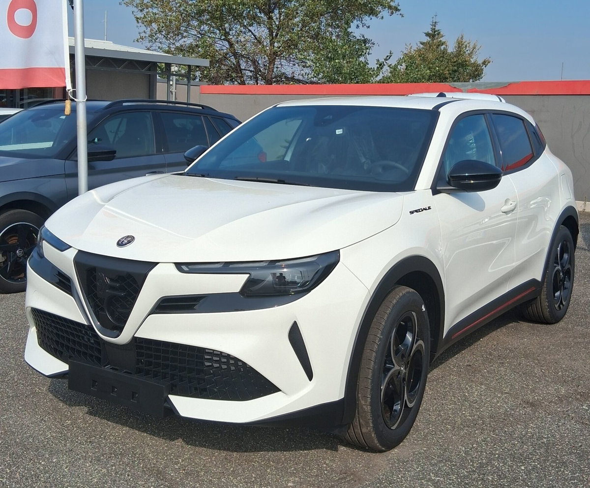 Alfa Romeo Junior 1.2 ibrida Speciale 145cv edct6