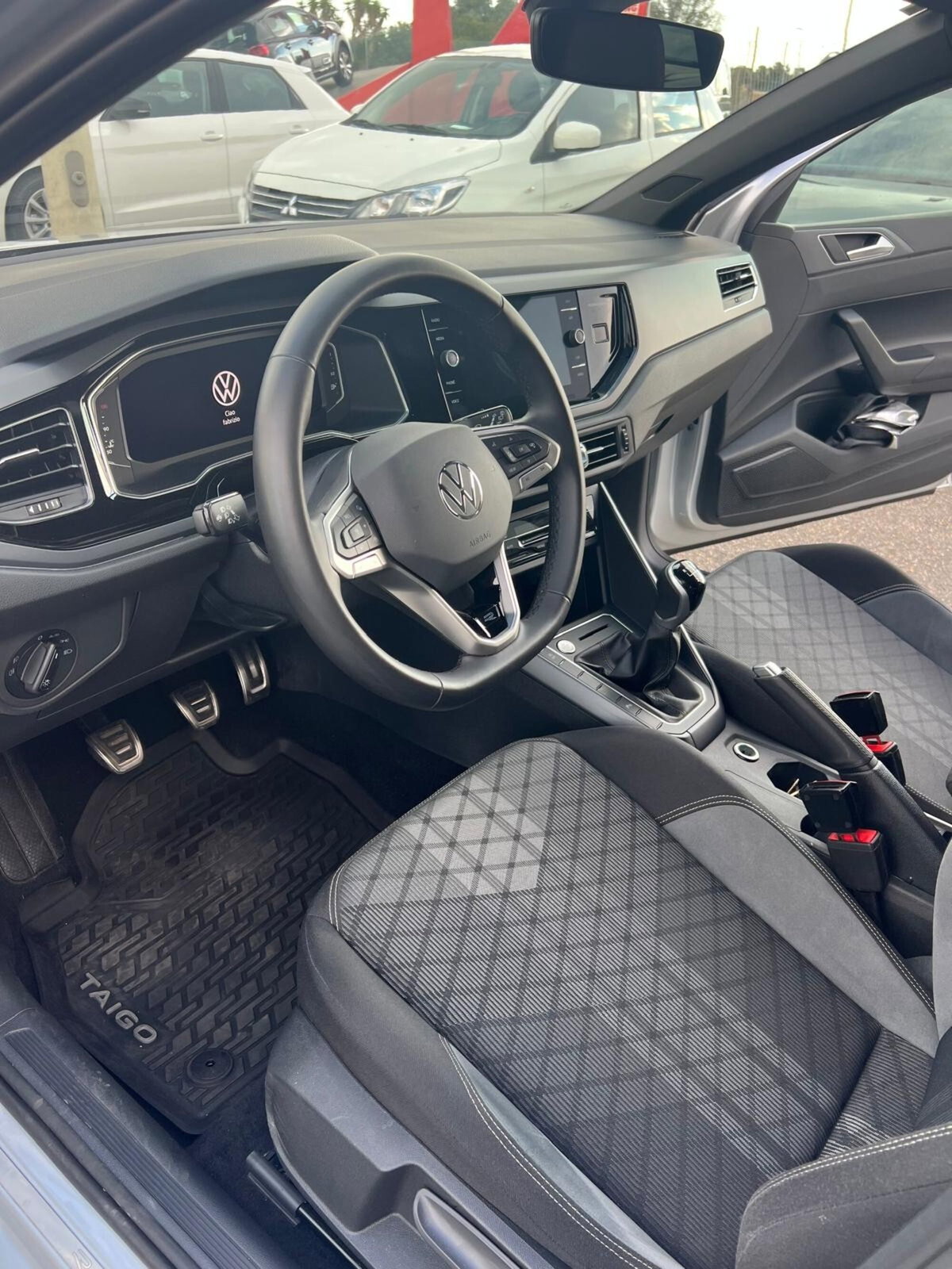 Volkswagen Taigo 1.0 tsi R-Line 115cv dsg (10)