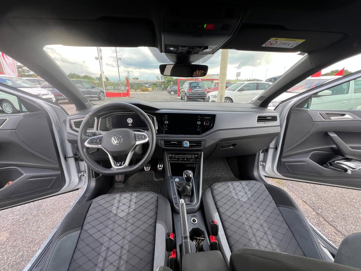Volkswagen Taigo 1.0 tsi R-Line 115cv dsg (5)