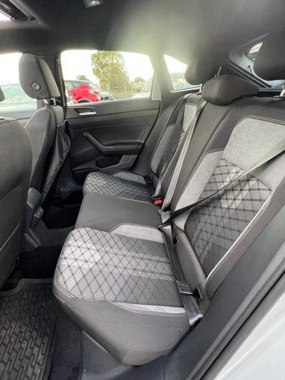 Volkswagen Taigo 1.0 tsi R-Line 115cv dsg (8)