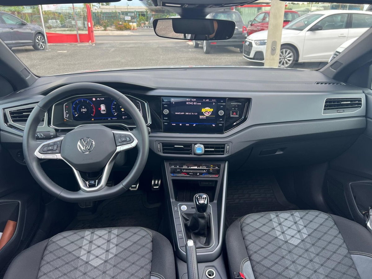 Volkswagen Taigo 1.0 tsi R-Line 115cv dsg (9)