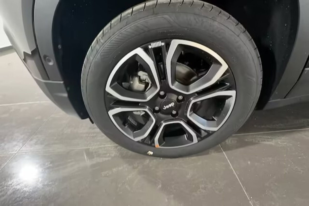 Jeep Avenger 1.2 turbo Summit fwd 100cv (4)