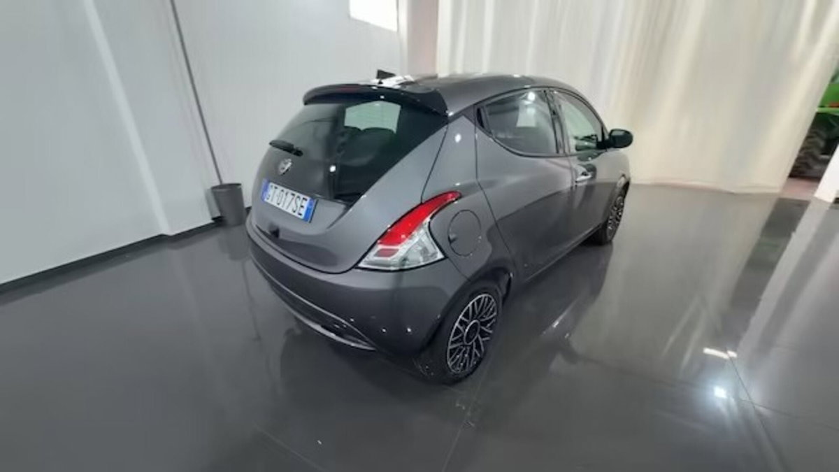Lancia Ypsilon 1.0 FireFly 5 porte S&S Hybrid Gold Plus (3)