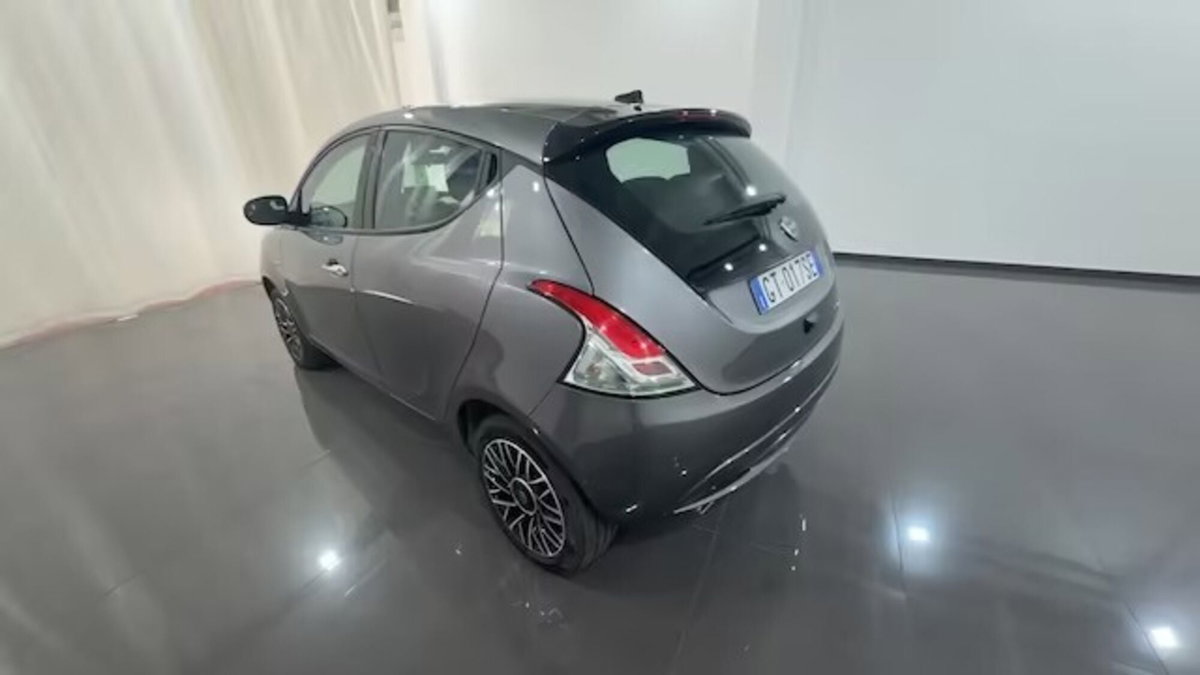Lancia Ypsilon 1.0 FireFly 5 porte S&S Hybrid Gold Plus (4)