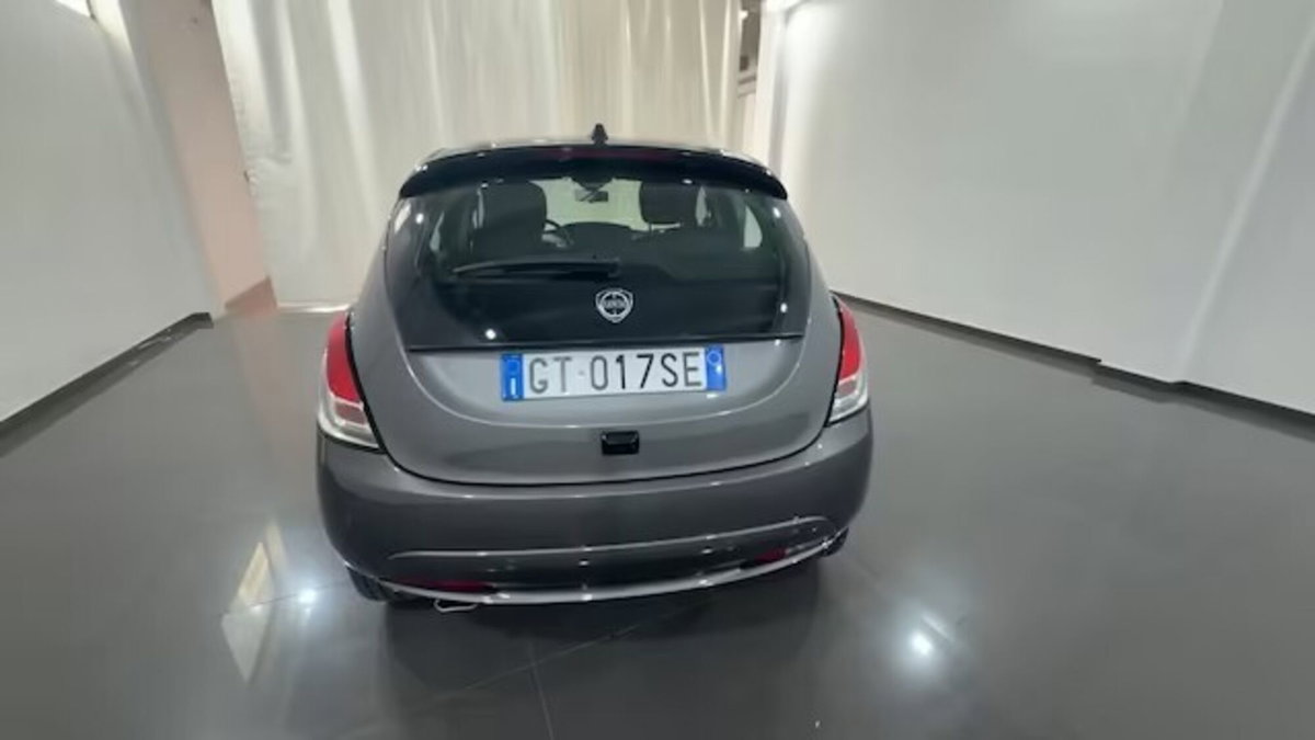 Lancia Ypsilon 1.0 FireFly 5 porte S&S Hybrid Gold Plus (5)