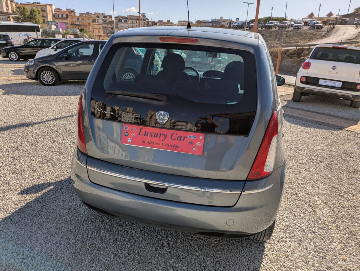 Lancia Musa 1.3 Mjt 95 CV DFN Gold (6)