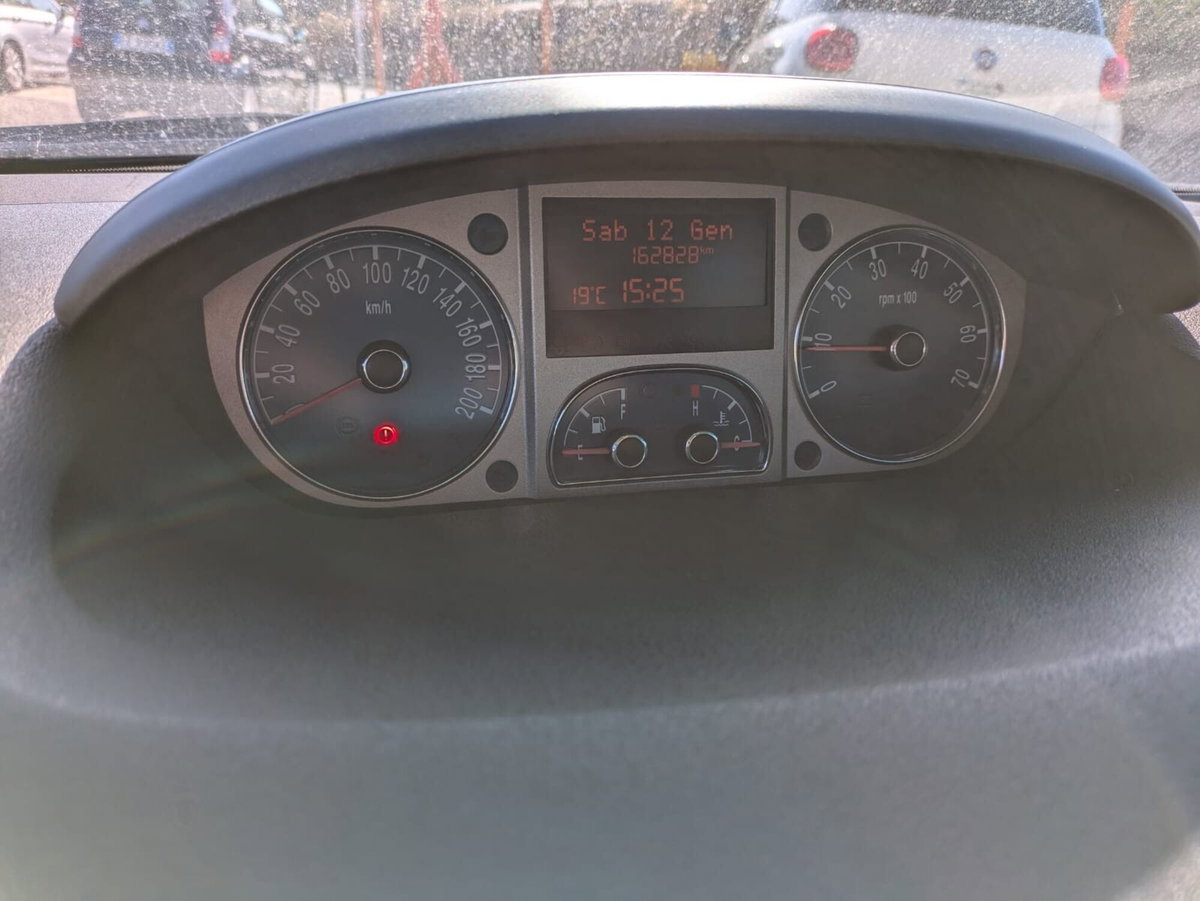 Lancia Musa 1.3 Mjt 95 CV DFN Gold (8)