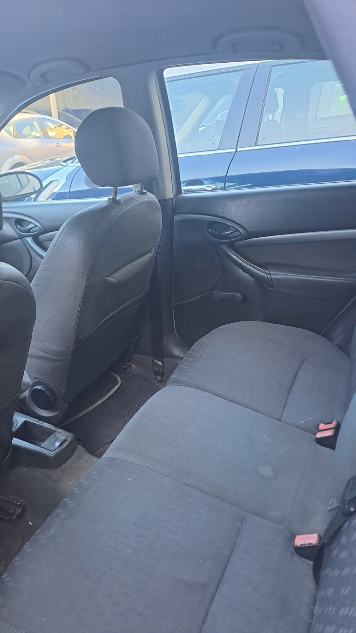 Ford Focus 1.8 TDDi cat 5p. Ghia (5)