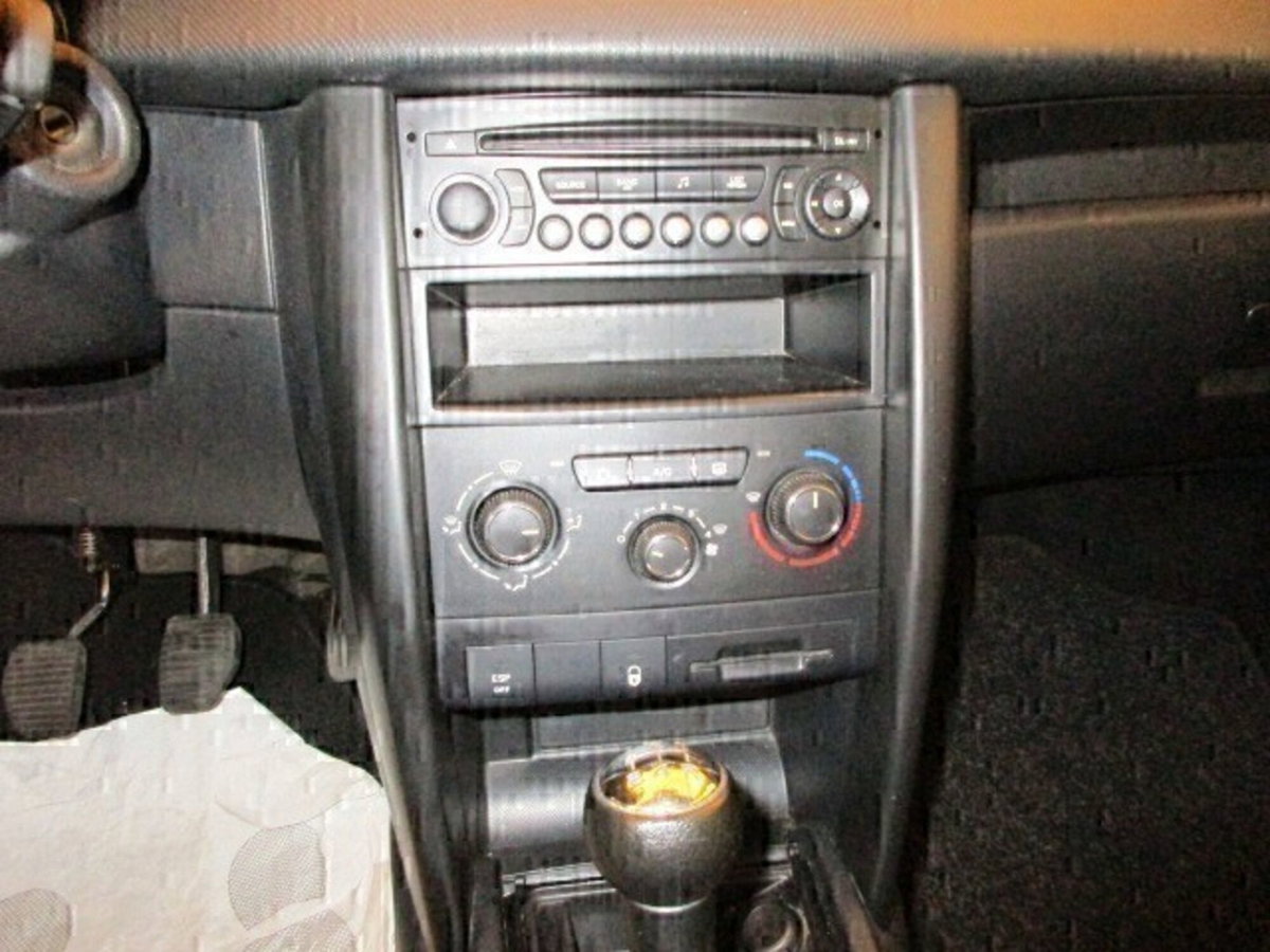 Peugeot 207 HDi 70CV 5p. Allure (11)