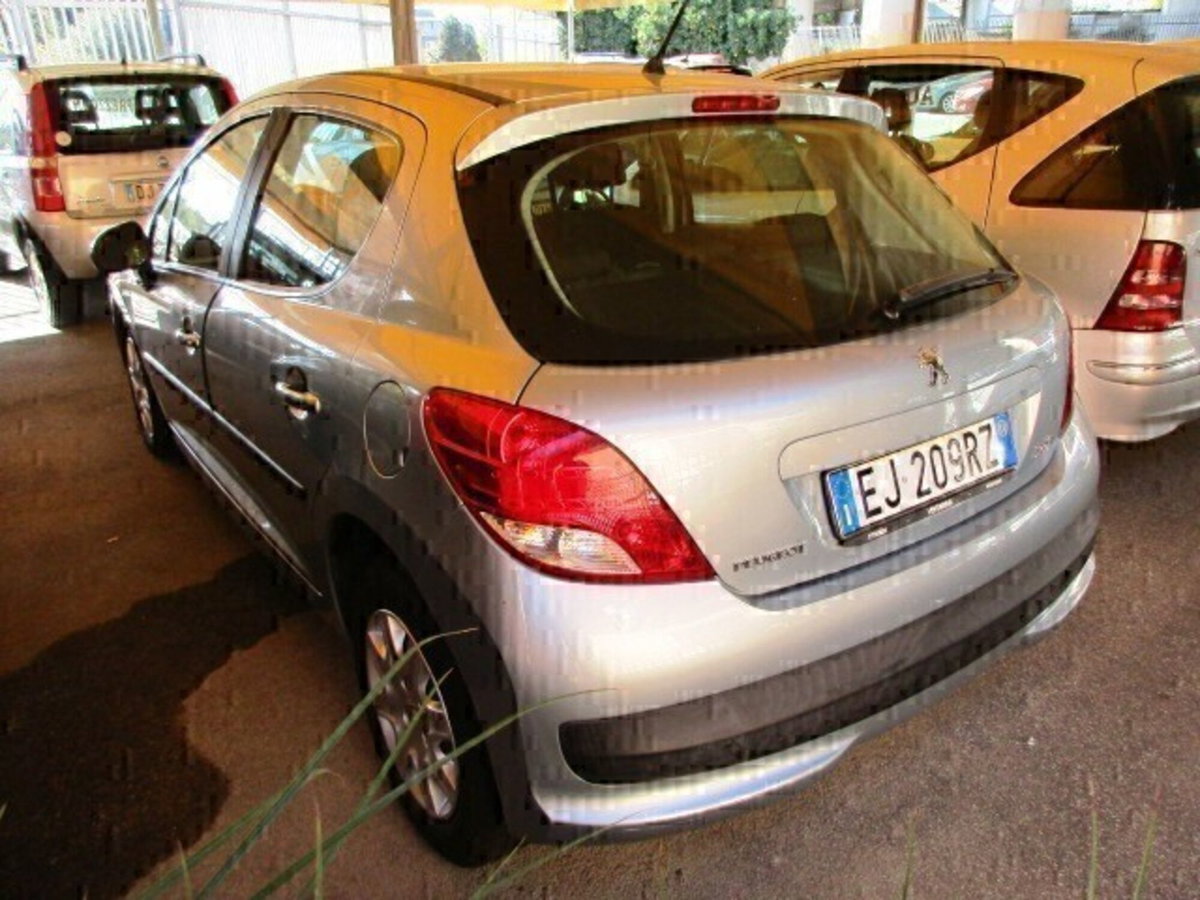 Peugeot 207 HDi 70CV 5p. Allure (4)
