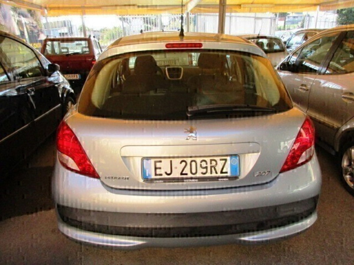 Peugeot 207 HDi 70CV 5p. Allure (5)