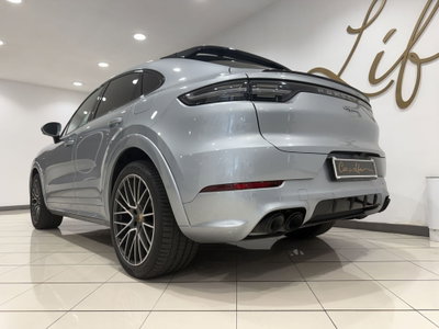 Porsche Cayenne Coupé 3.0 V6 E-Hybrid (11)