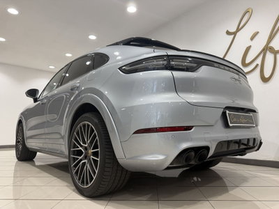 Porsche Cayenne Coupé 3.0 V6 E-Hybrid (14)