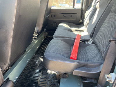 Land Rover Defender 110 2.4 TD4 CrewCab S (11)