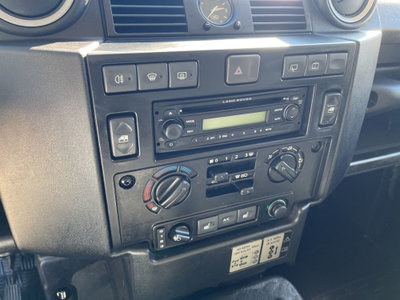 Land Rover Defender 110 2.4 TD4 CrewCab S (17)