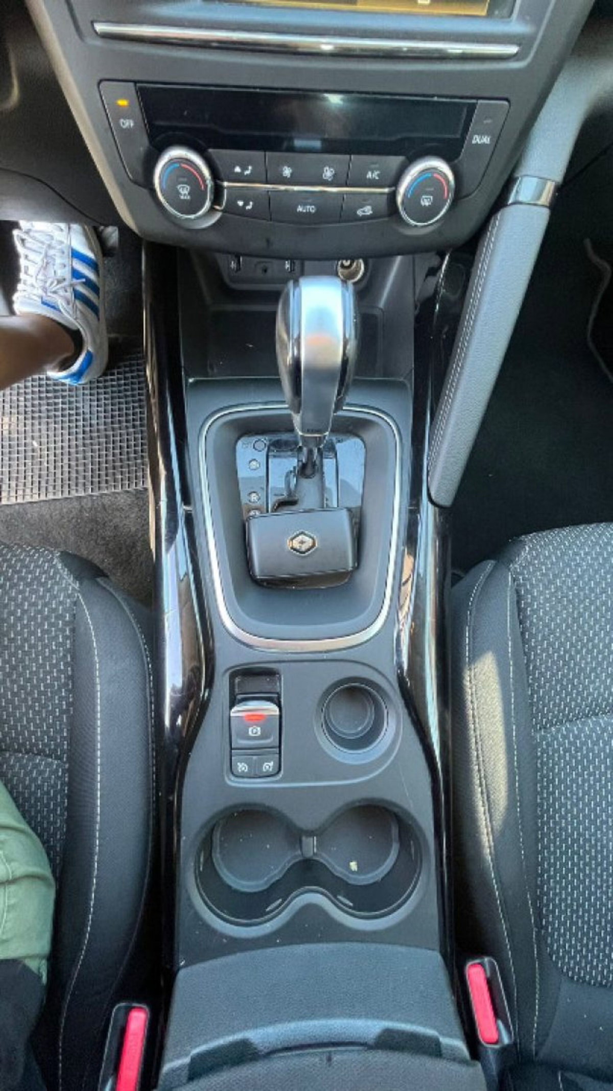 Renault Kadjar 8V 110CV EDC Energy Zen (12)