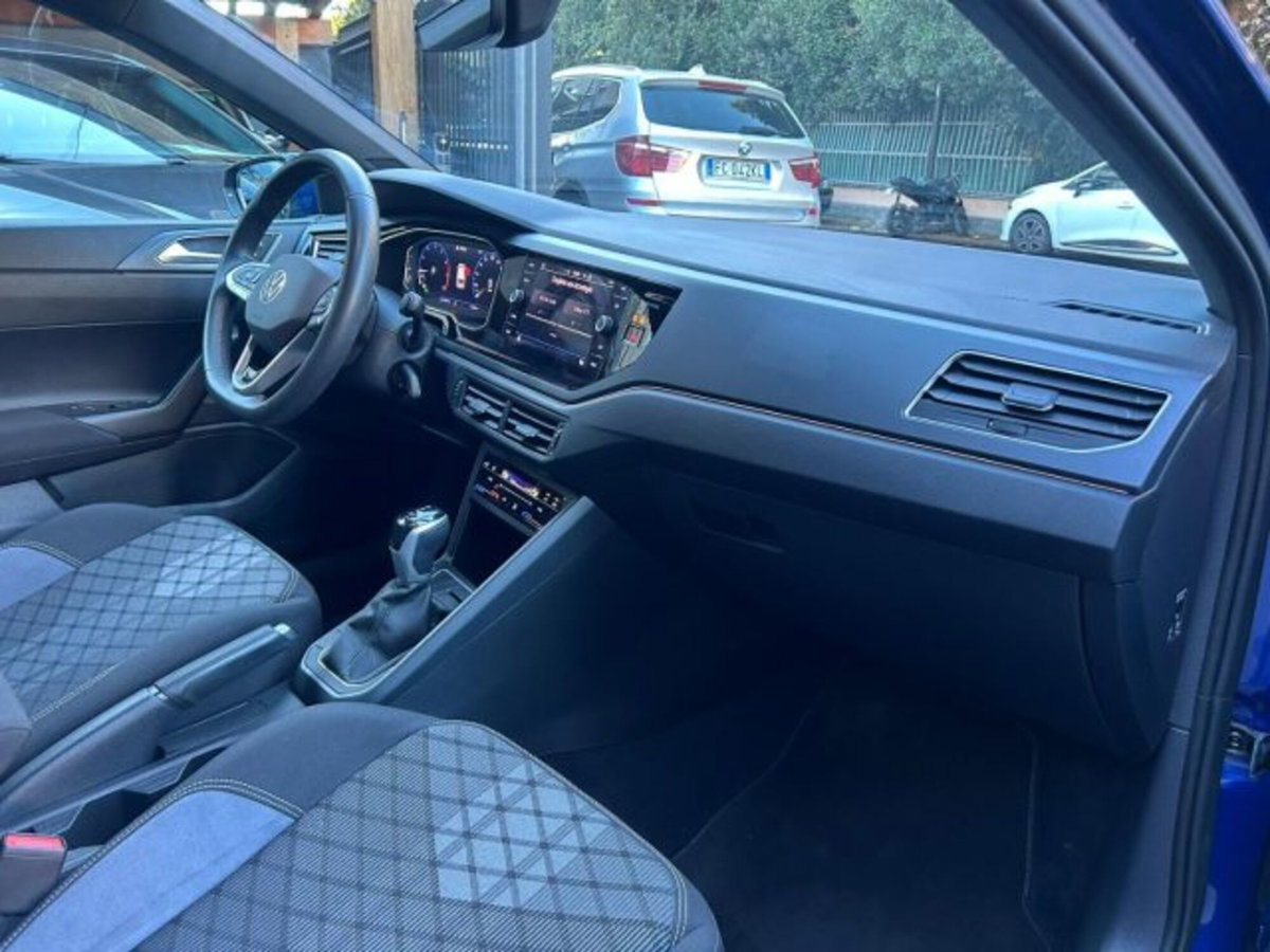 Volkswagen Polo 1.0 TSI 110 CV DSG R-Line (8)