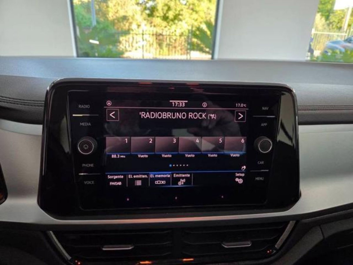 Volkswagen T-Roc 1.0 TSI Life (17)