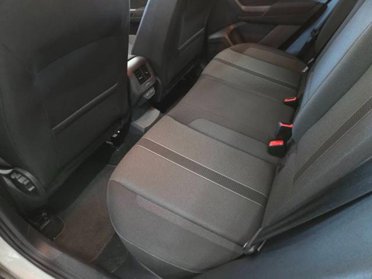 Volkswagen T-Roc 1.0 TSI Life (18)