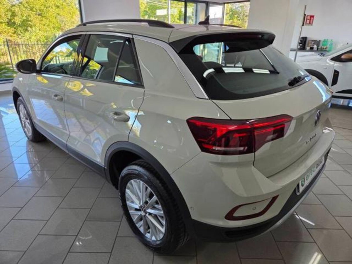 Volkswagen T-Roc 1.0 TSI Life (8)