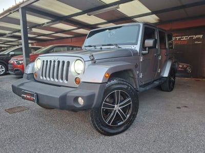 Jeep Wrangler Unlimited 2.8 CRD DPF Sahara Auto usata