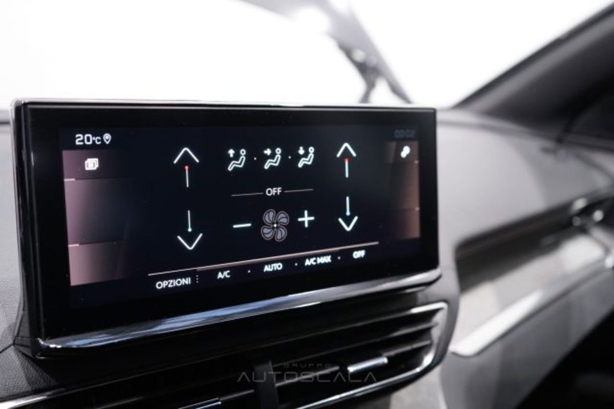 Peugeot 5008 PureTech Turbo 130 S&S EAT8 GT (17)