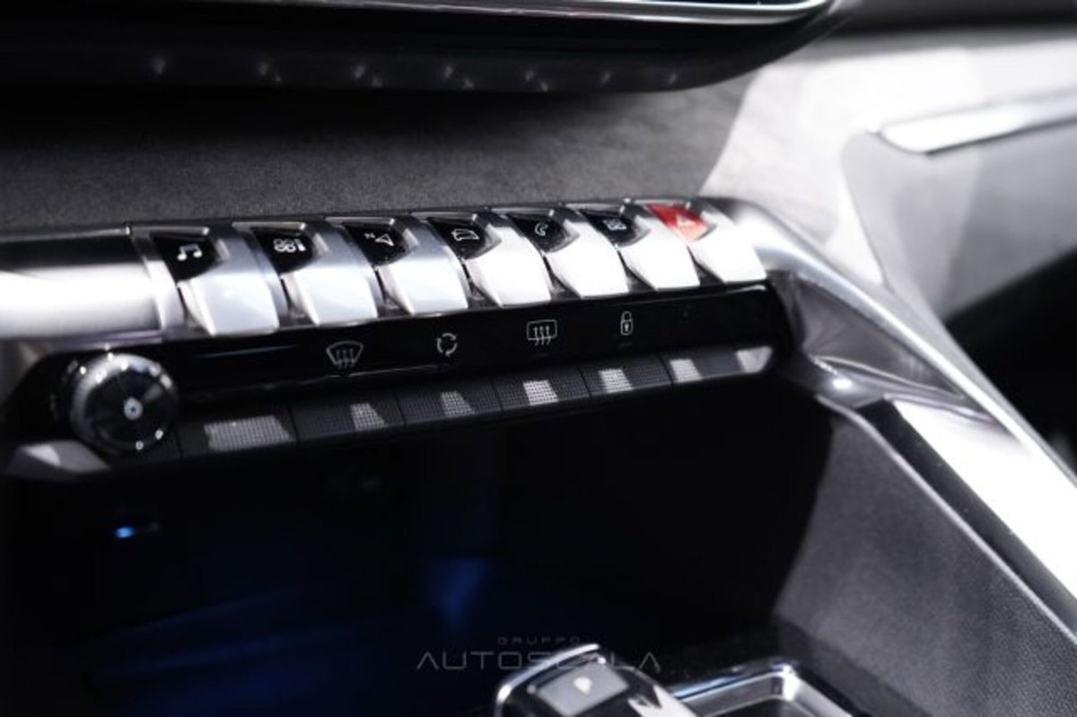 Peugeot 5008 PureTech Turbo 130 S&S EAT8 GT (19)