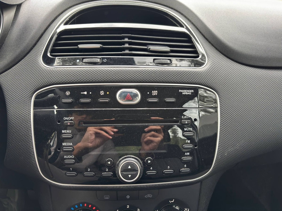 Fiat Punto 1.3 MJT II S&S 95 CV 5 porte Street (11)