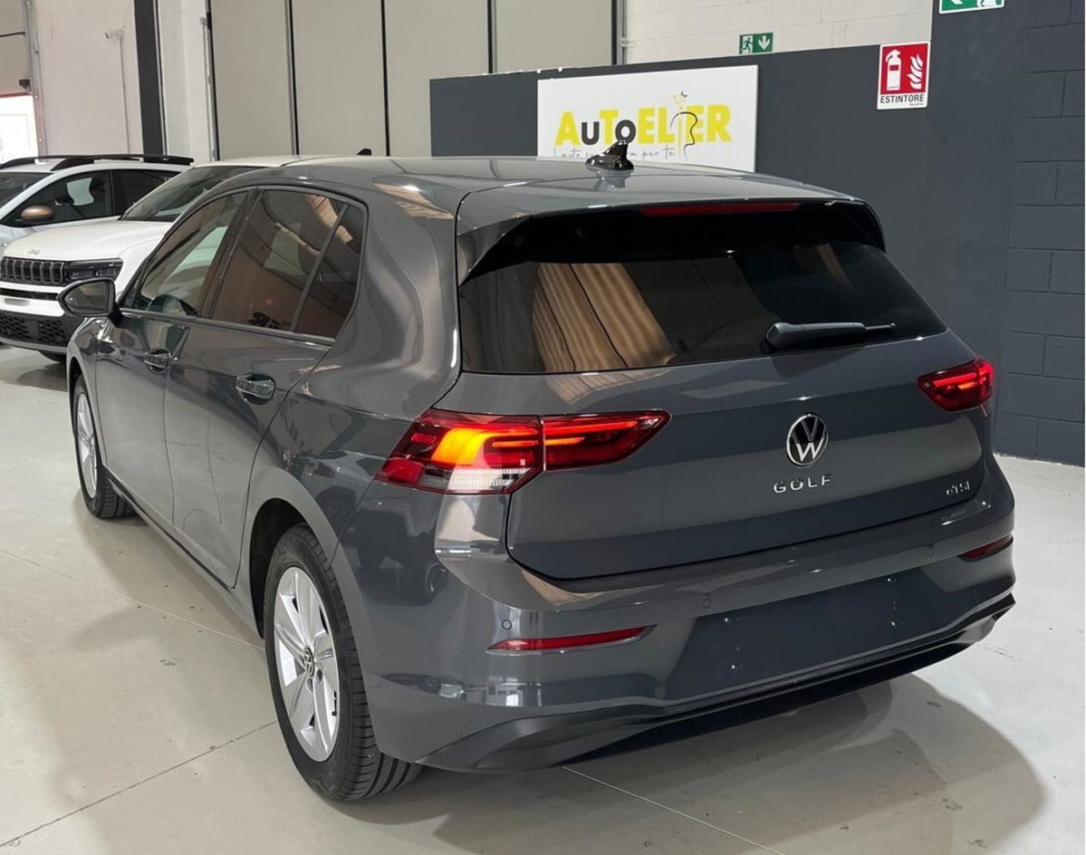 Volkswagen Golf 1.0 eTSI EVO DSG Life (10)