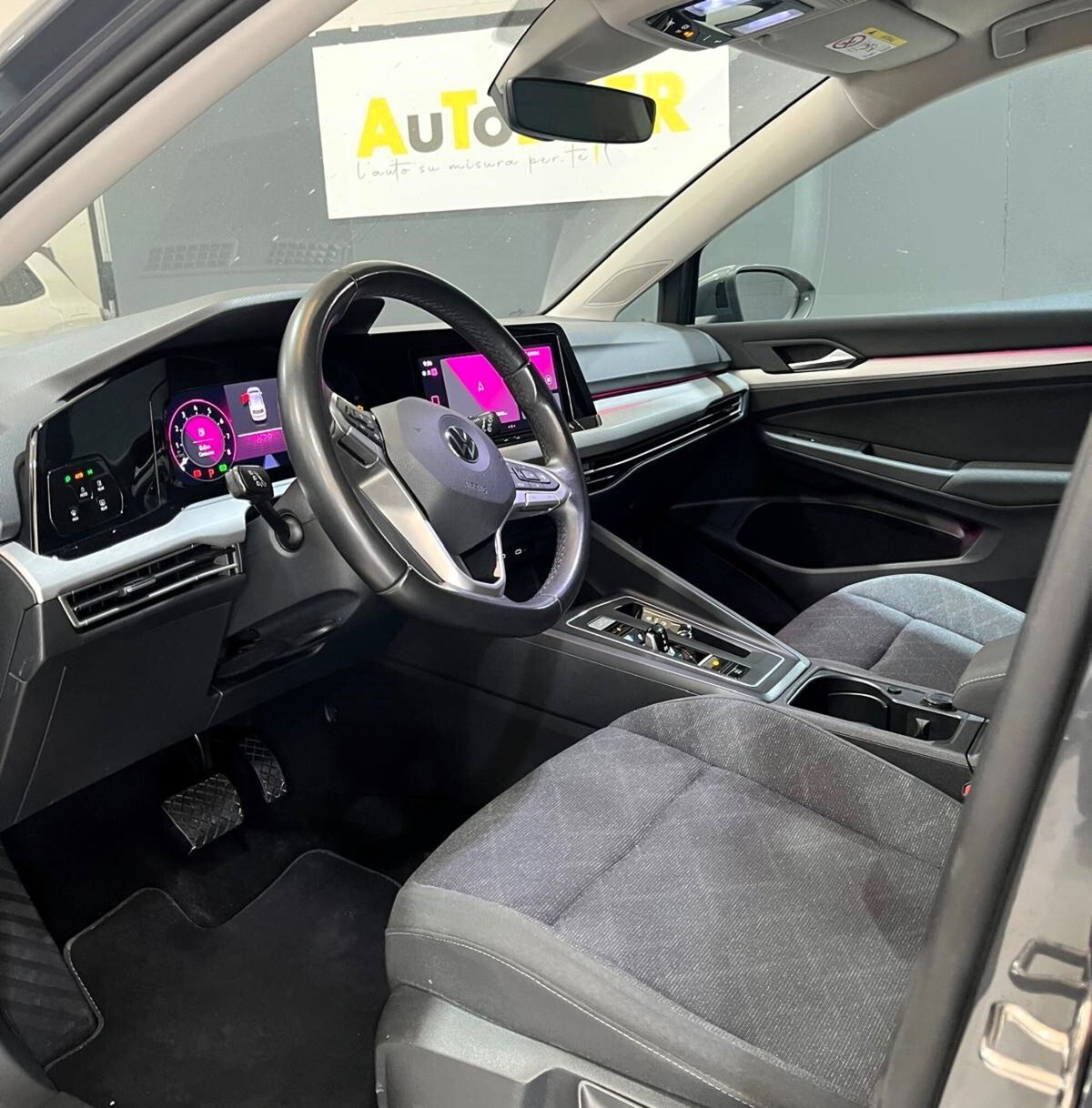 Volkswagen Golf 1.0 eTSI EVO DSG Life (16)