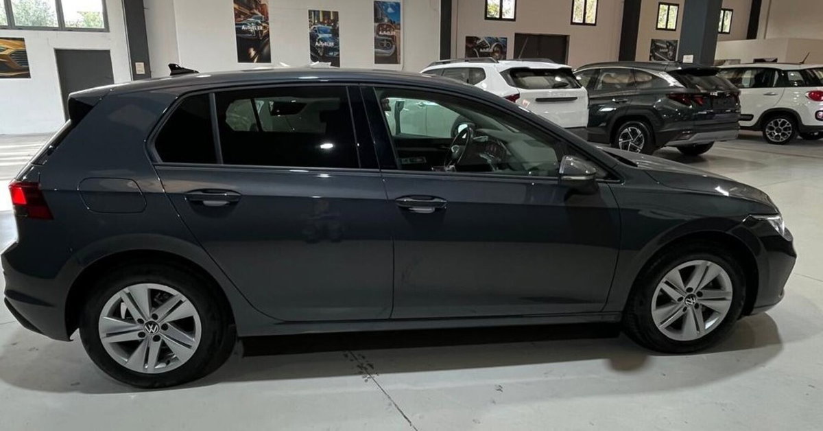 Volkswagen Golf 1.0 eTSI EVO DSG Life (6)