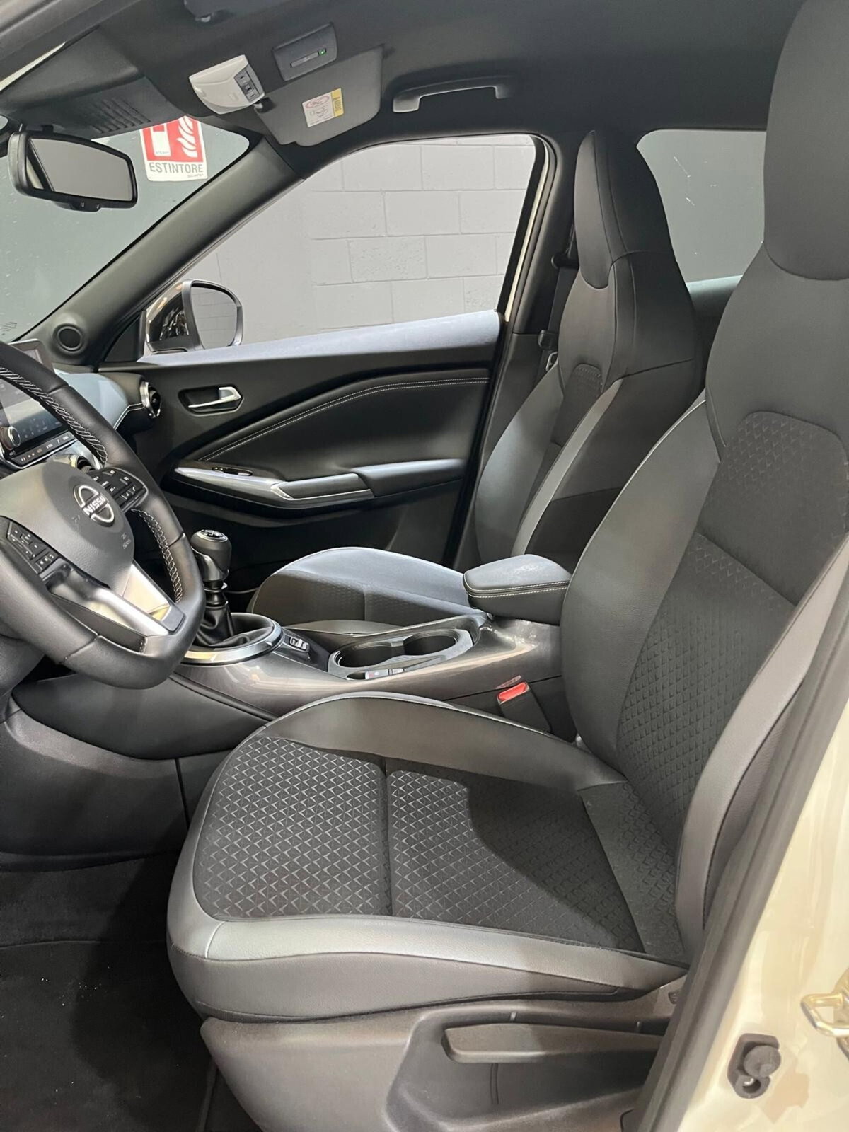Nissan Juke 1.0 dig-t N-Connecta 114cv (14)