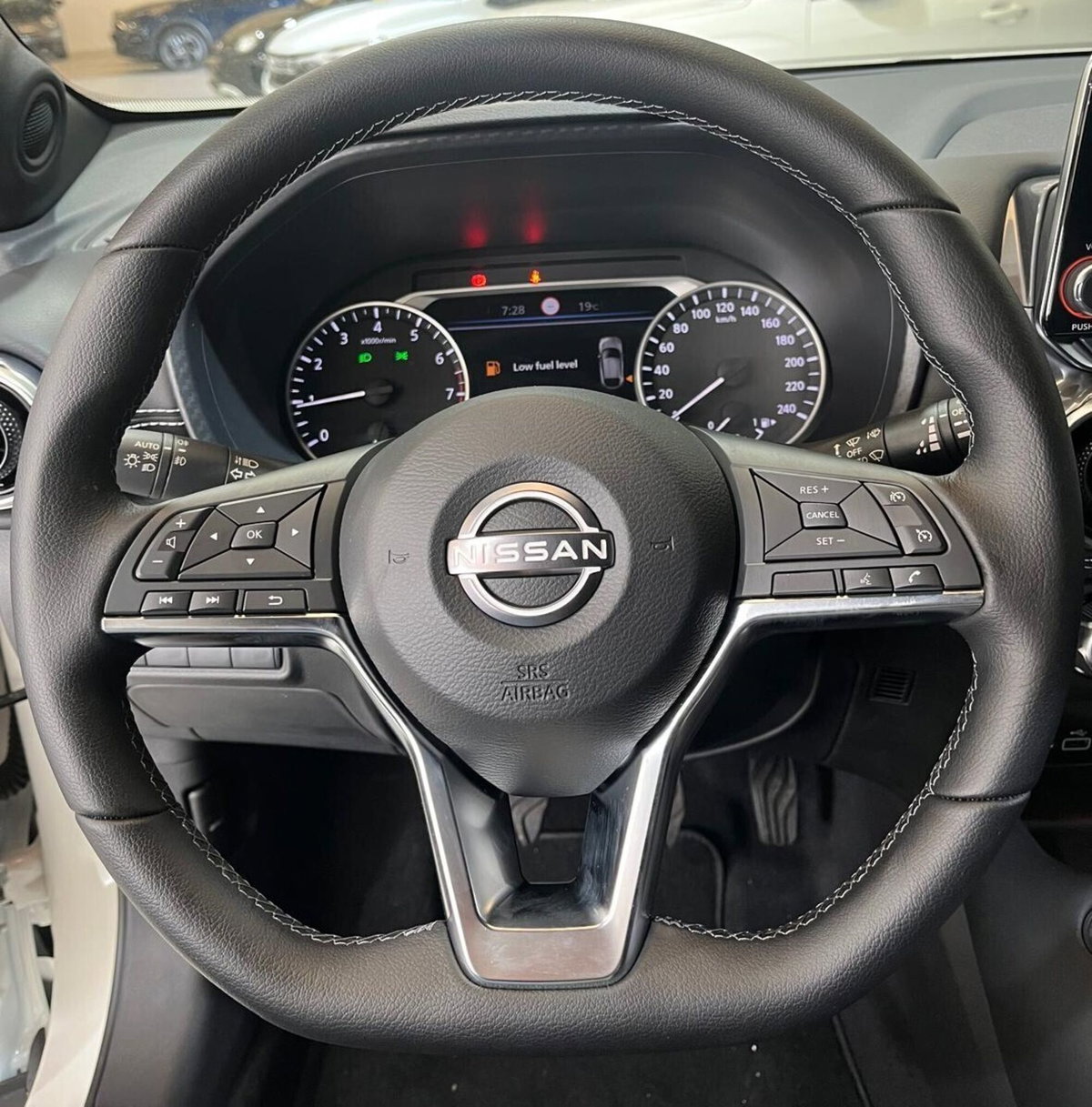 Nissan Juke 1.0 dig-t N-Connecta 114cv (15)