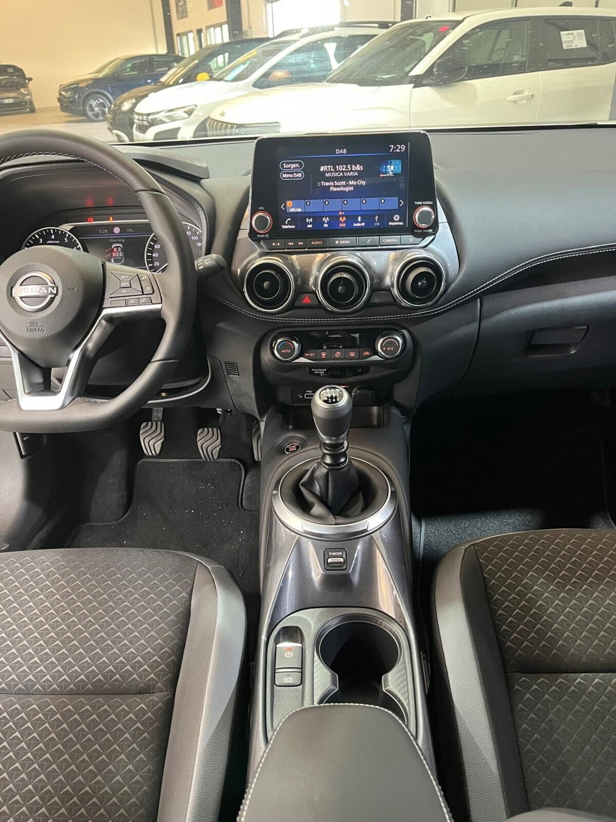 Nissan Juke 1.0 dig-t N-Connecta 114cv (19)