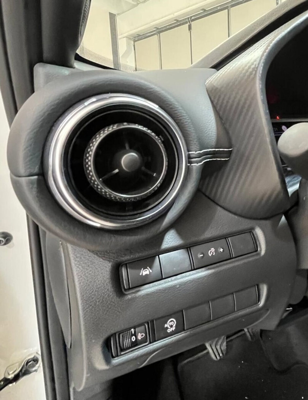 Nissan Juke 1.0 dig-t N-Connecta 114cv (20)