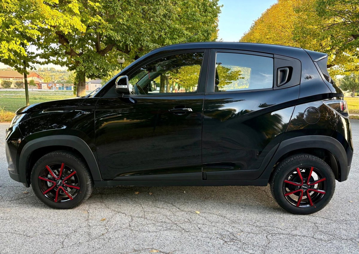 Mahindra KUV100 1.2 K8