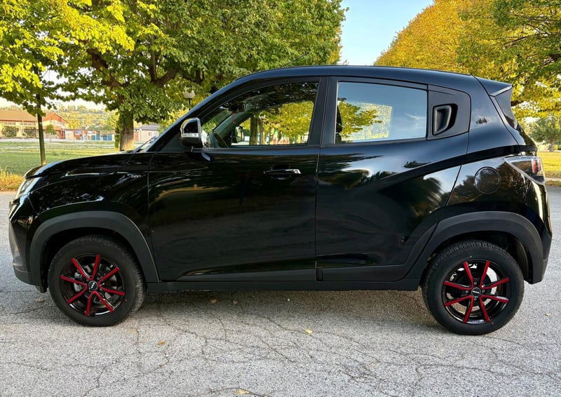 Mahindra KUV100 1.2 K8