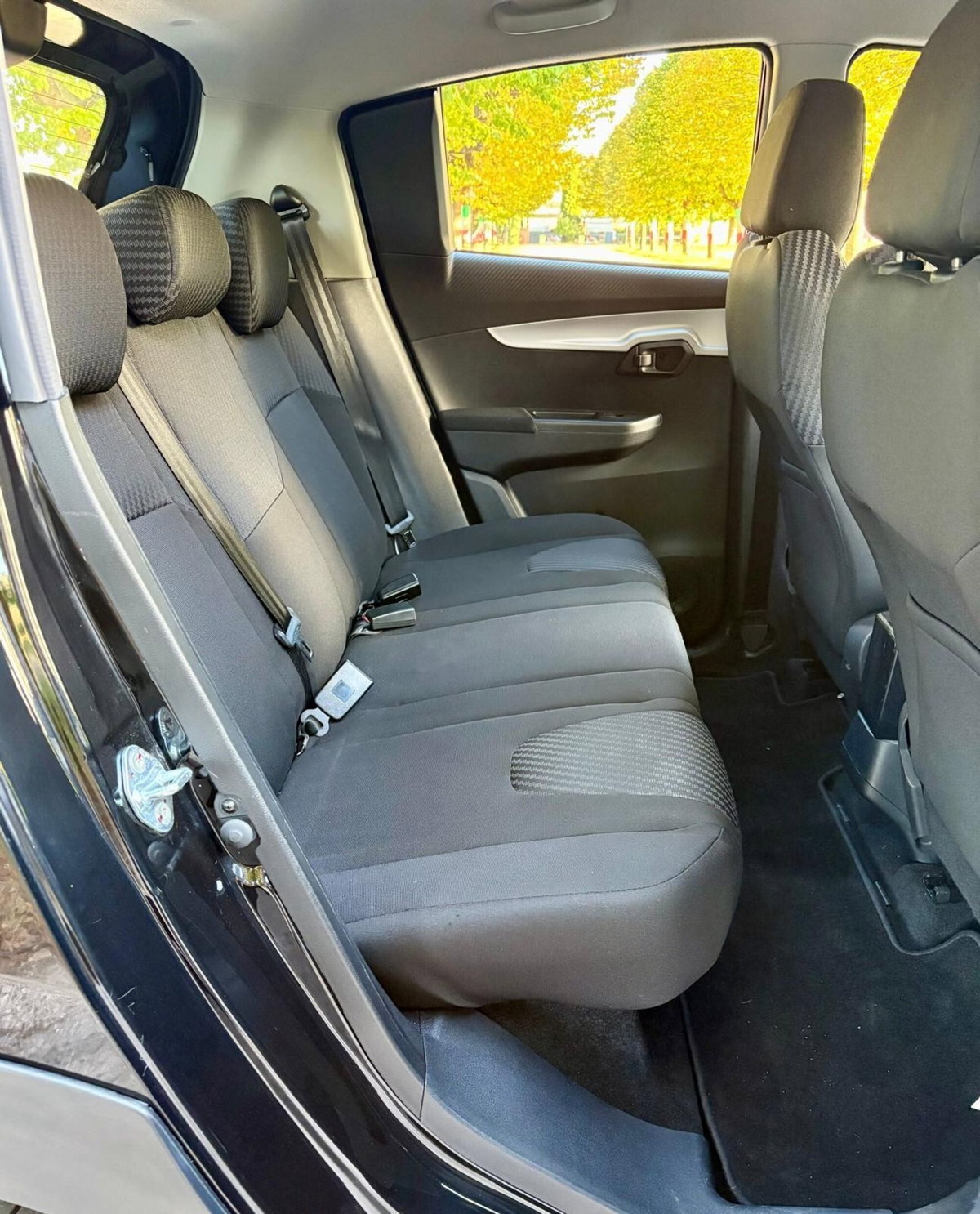 Mahindra KUV100 1.2 K8 (12)
