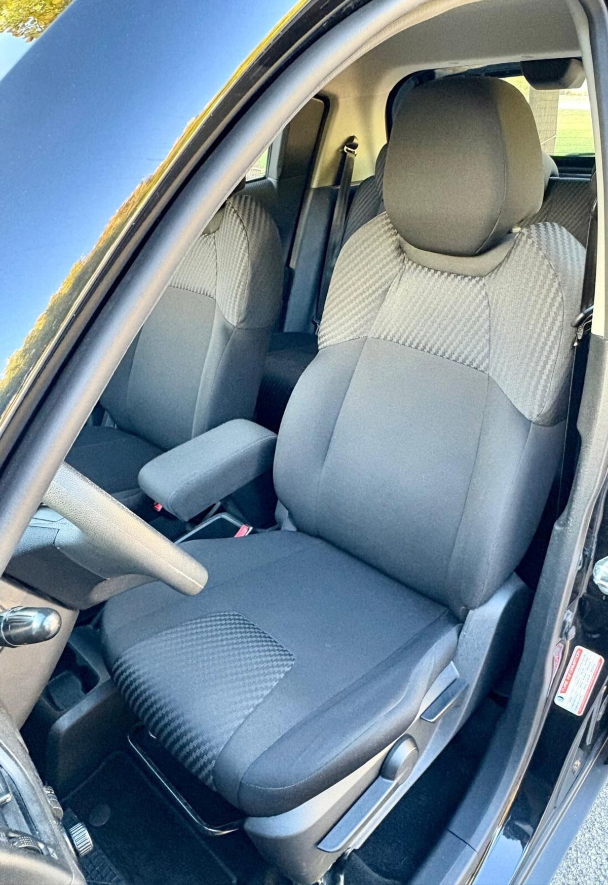 Mahindra KUV100 1.2 K8 (8)